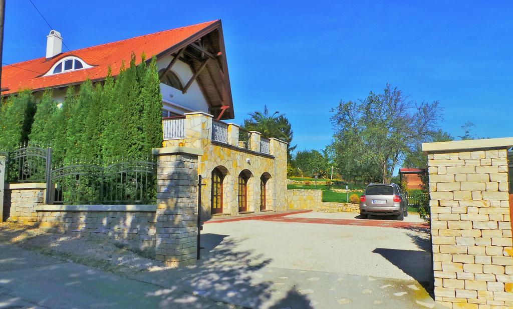 Keith Lakewood Villa Balatonfured Room photo
